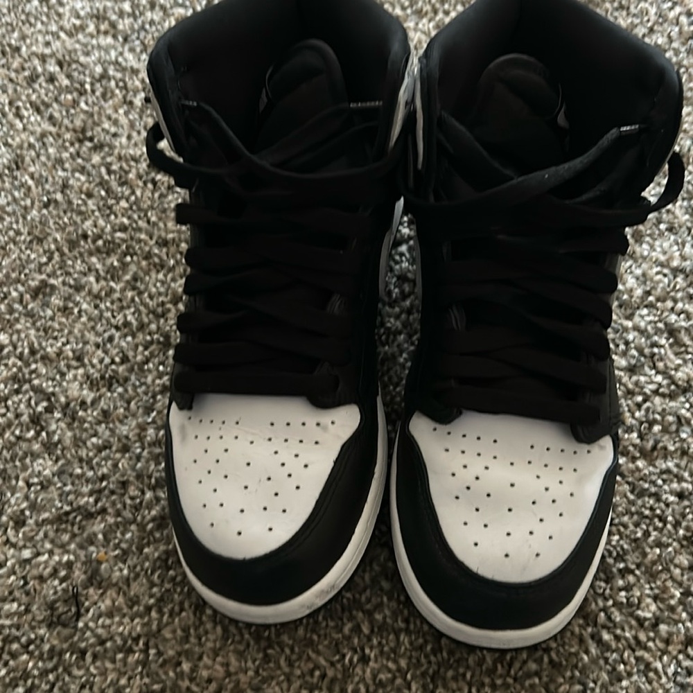 Jordan 1 Retro High OG – Black White –